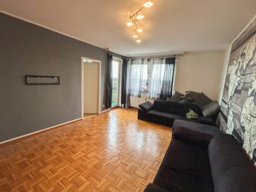 Zeitlose 2-Zi.-Wohnung mit Balkon in Bremen-Schwachhausen, 28213 Bremen, Etagenwohnung