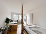 Schlafzimmer - Wohnen mitten im Zentrum: Gut geschnittene 2-Zi.-Wohnung mit Balkon